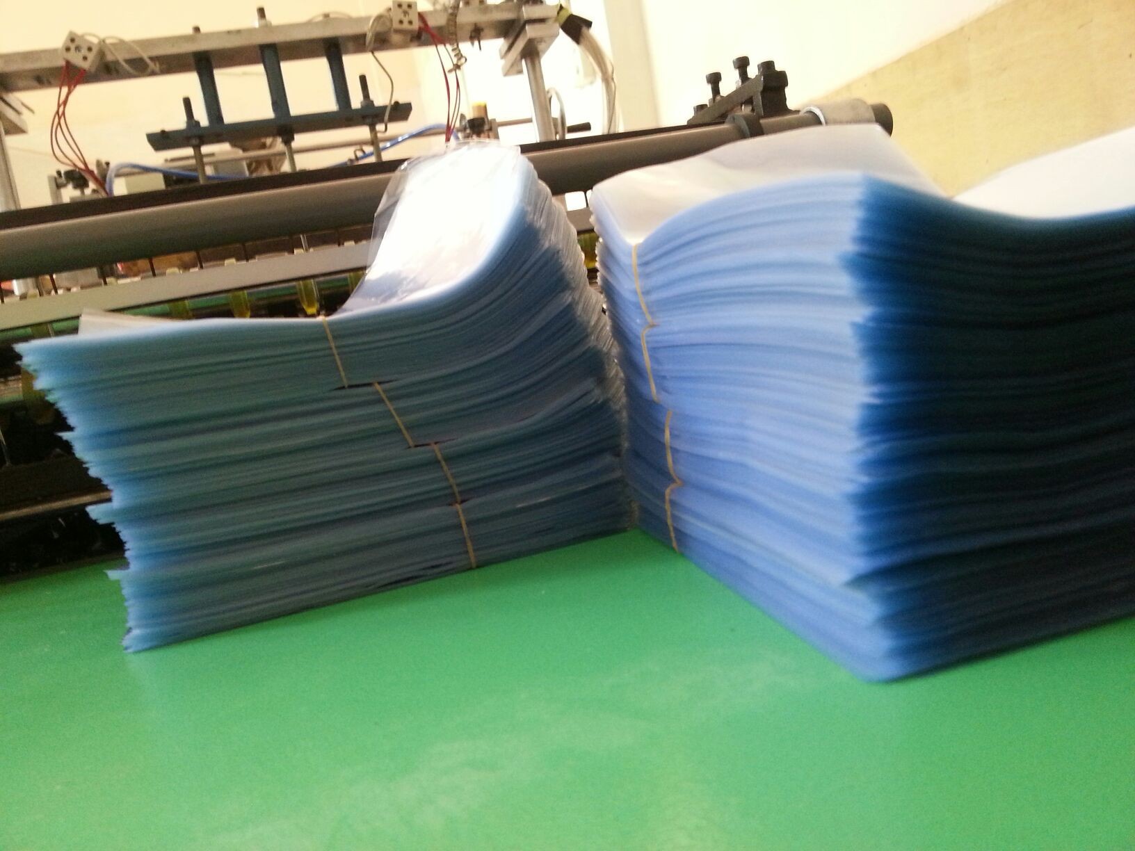 广州厂家供应单边封半弧形pvc热收缩膜 可定做可印刷 一手出货